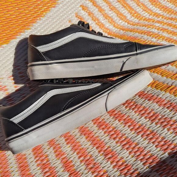 Vans Men's 9.5 old skool Black leather Trainers - Picture 8 of 8